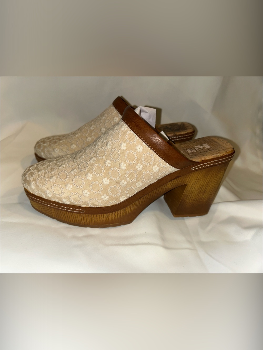 Korks Lori Congo Embroidered Boho Cottage Chunky Faux Wood Heeled Clog Mules 9
